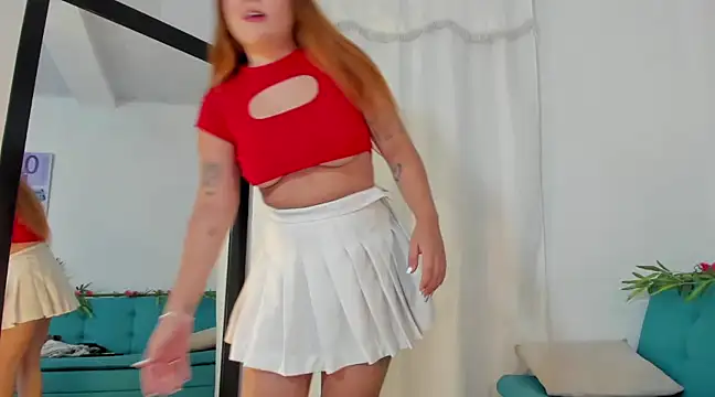 Snapshot of maddy066 chatting on 01.28.25 maddy066 online show from 01.28.25