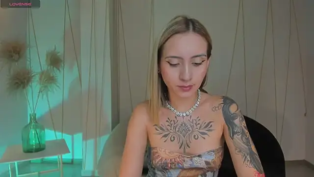 MollySundersX online show from 02.28.26