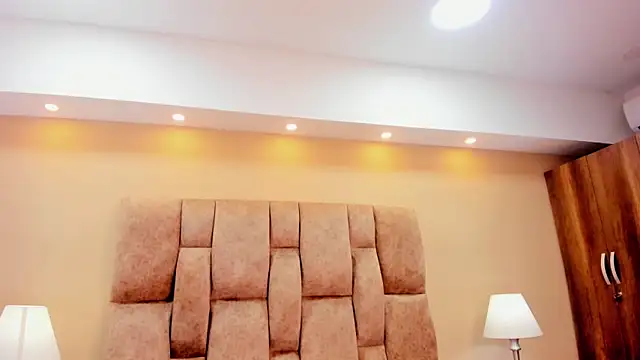 MiiaHot online show from 02.22.26