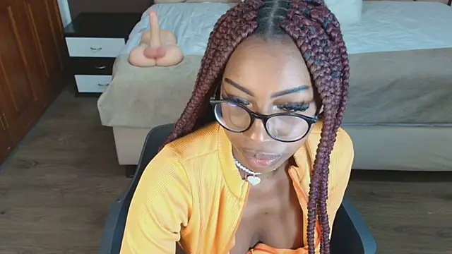 Snapshot of Raquel_jones chatting on 01.20.25 Raquel jones online show from 01.20.25