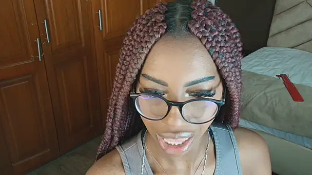 Snapshot of Raquel_jones chatting on 01.26.25 Raquel jones online show from 01.26.25