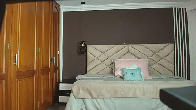 Raquel jones online show from 02.14.25