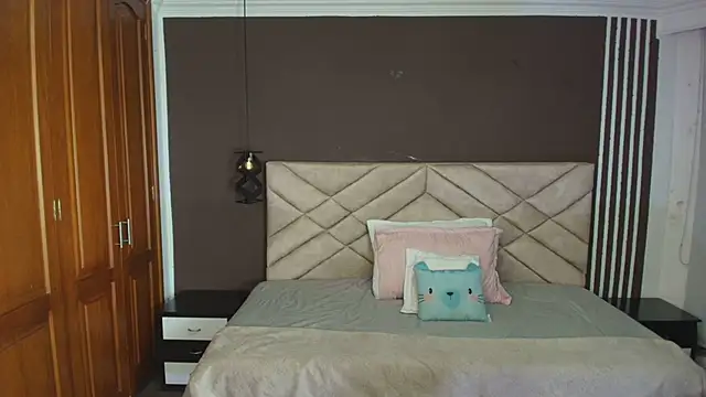 Raquel jones online show from 02.15.25