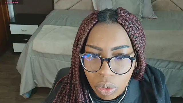 Snapshot of Raquel_jones chatting on 02.21.25 Raquel jones online show from 02.21.25