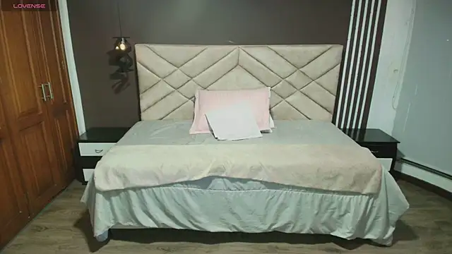 Snapshot of Raquel_jones chatting on 03.02.25 Raquel jones online show from 03.02.25