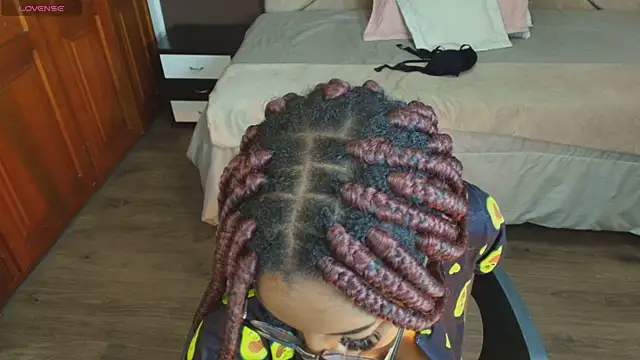 Snapshot of Raquel_jones chatting on 03.02.25 Raquel jones online show from 03.02.25