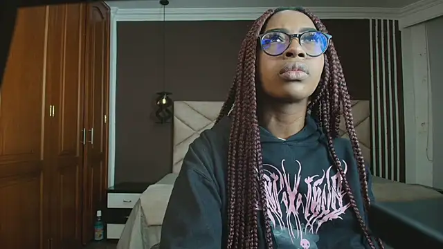 Snapshot of Raquel_jones chatting on 03.13.25 Raquel jones online show from 03.13.25