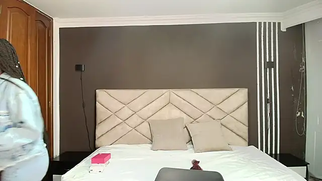 Snapshot of Raquel_jones chatting on 09.19.25 Raquel jones online show from 09.19.25