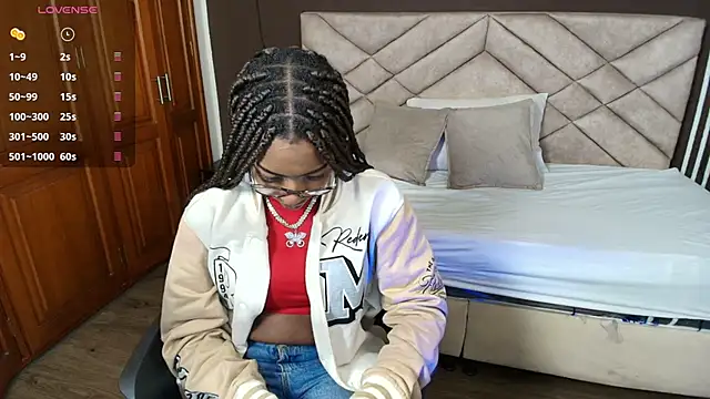 Raquel jones online show from 11.07.25