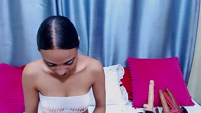 SultryCaramelFantasyx21 online show from 03.13.25