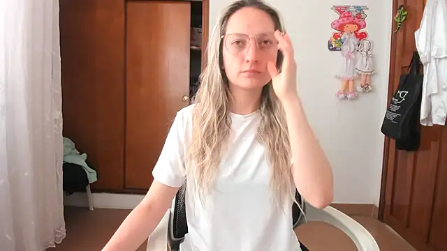 Snapshot of Adele_johnsonn1 chatting on 10.02.25 Adele johnsonn1 online show from 10.02.25