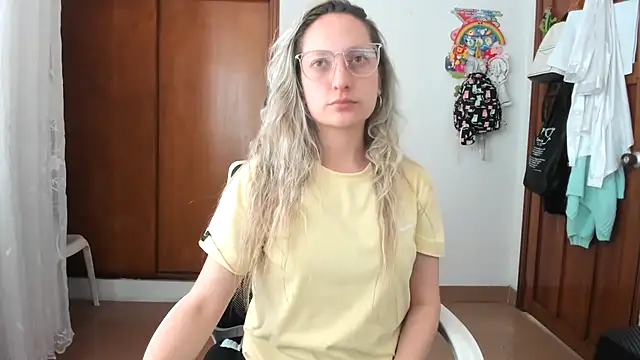 Snapshot of Adele_johnsonn1 chatting on 10.14.25 Adele johnsonn1 online show from 10.14.25