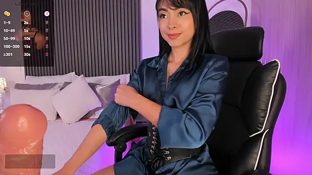 Snapshot of emilyruiz1 chatting on 02.24.25 emilyruiz1 online show from 02.24.25
