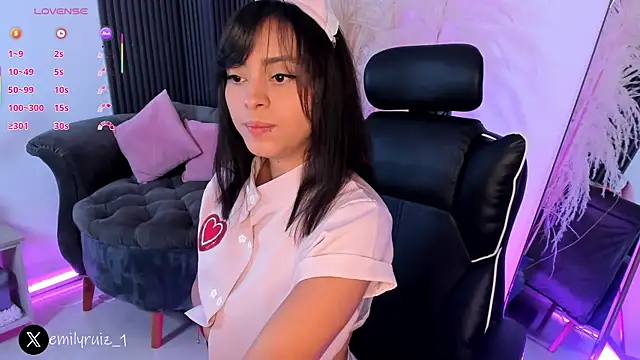 Snapshot of emilyruiz1 chatting on 10.04.25 emilyruiz1 online show from 10.04.25