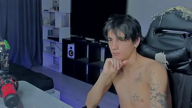 Snapshot of MarkBrowniii chatting on 10.09.25 MarkBrowniii online show from 10.09.25