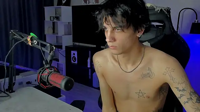 Snapshot of MarkBrowniii chatting on 12.03.25 MarkBrowniii online show from 12.03.25