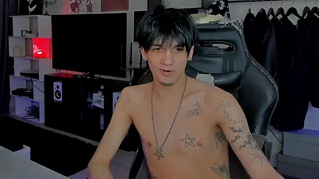 Snapshot of MarkBrowniii chatting on 02.08.26 MarkBrowniii online show from 02.08.26