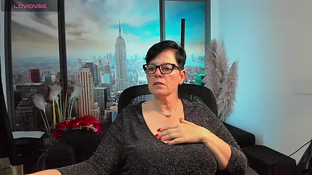 ninarandmann online show from 10.16.25