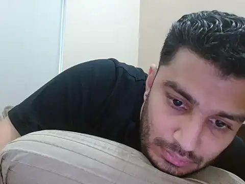 Snapshot of robintoit chatting on 10.11.25 robintoit online show from 10.11.25