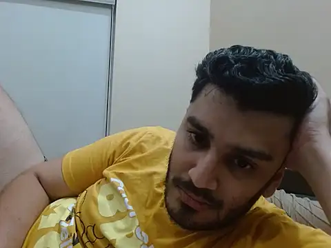 Snapshot of robintoit chatting on 10.18.25 robintoit online show from 10.18.25