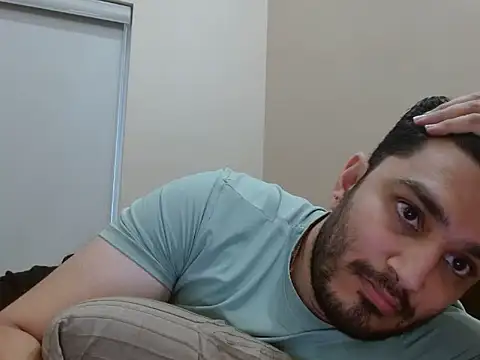 Snapshot of robintoit chatting on 10.21.25 robintoit online show from 10.21.25