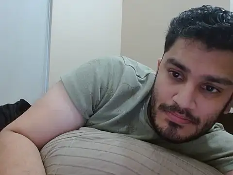 Snapshot of robintoit chatting on 10.22.25 robintoit online show from 10.22.25