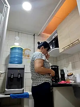 Snapshot of Natasha_milf__ chatting on 10.09.25 Natasha milf online show from 10.09.25