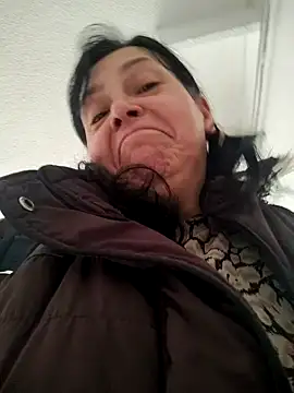 Snapshot of Natasha_milf__ chatting on 10.27.25 Natasha milf online show from 10.27.25