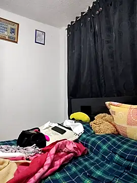 Snapshot of Natasha_milf__ chatting on 11.09.25 Natasha milf online show from 11.09.25