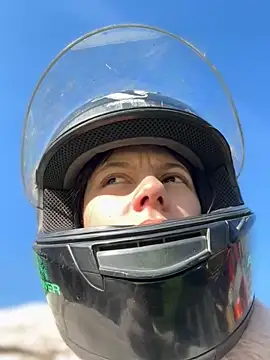 Snapshot of Bonniepark chatting on 10.09.25 Bonniepark online show from 10.09.25