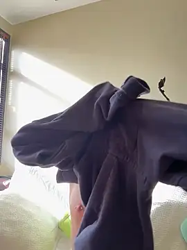 Snapshot of Bonniepark chatting on 10.13.25 Bonniepark online show from 10.13.25