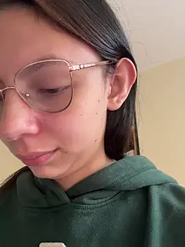 Snapshot of Bonniepark chatting on 11.06.25 Bonniepark online show from 11.06.25