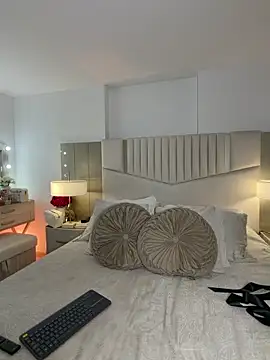  laura 02 online show from 02.04.26