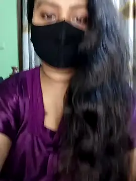 Idhika Paul online show from 02.03.25