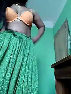 Idhika Paul online show from 02.12.25