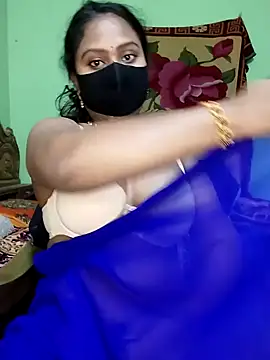 Idhika Paul online show from 03.08.25