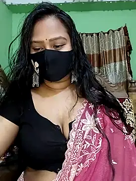 Idhika Paul online show from 03.18.25