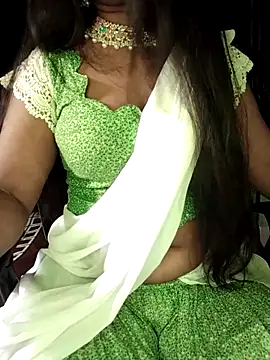 Idhika Paul online show from 10.05.25