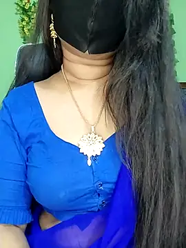 Idhika Paul online show from 10.11.25