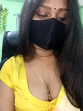 Idhika Paul online show from 12.02.25