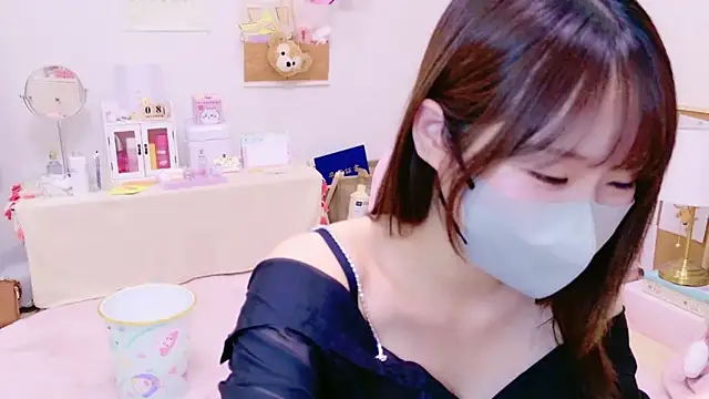 Yui-Ch online show from 01.07.25