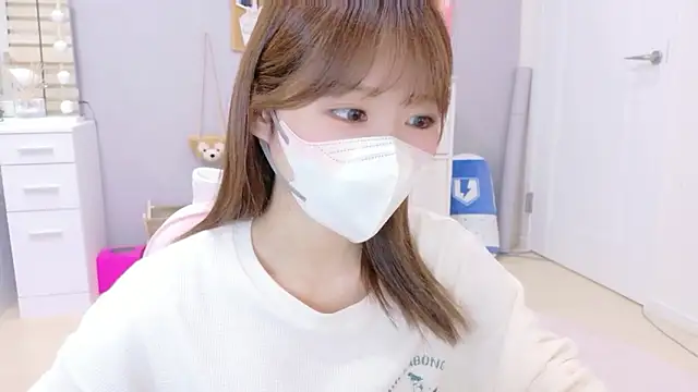 Yui-Ch online show from 10.06.25