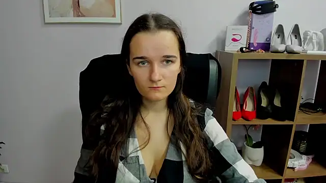 Snapshot of KateDelight chatting on 10.12.25 KateDelight online show from 10.12.25