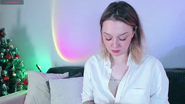 CrystalRey online show from 12.22.25