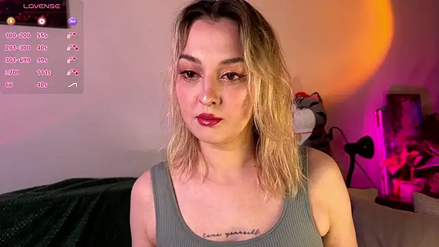 Snapshot of CrystalRey chatting on 07.23.26 CrystalRey online show from 07.23.26