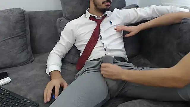 Snapshot of Naughtb0y chatting on 09.16.25 Naughtb0y online show from 09.16.25