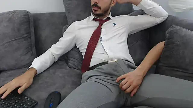 Snapshot of Naughtb0y chatting on 09.17.25 Naughtb0y online show from 09.17.25