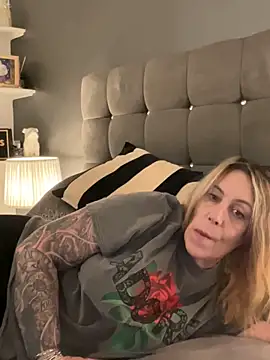 blondebitch2 online show from 02.02.25