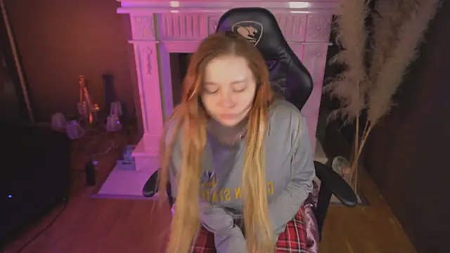 Snapshot of carolina_elf chatting on 02.06.26 carolina elf online show from 02.06.26