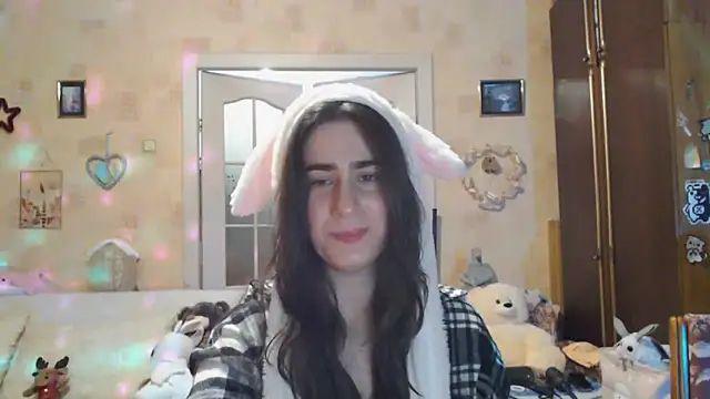 Snapshot of INELIKA chatting on 11.04.25 INELIKA online show from 11.04.25